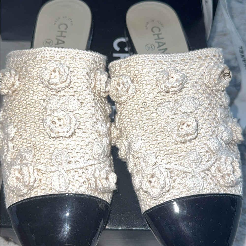 Chanel Women's Beige and Black Crochet Mules